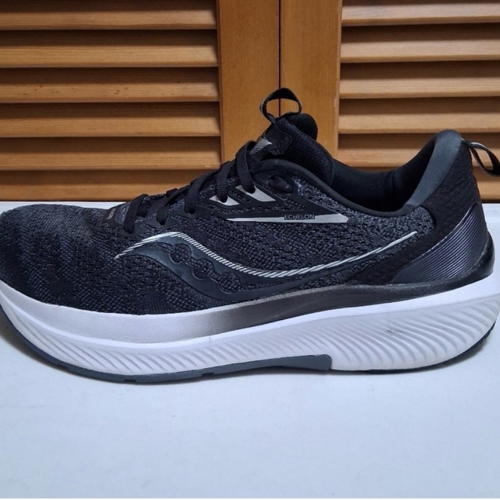 Saucony Black Running Shoe Echolen 9.5 women